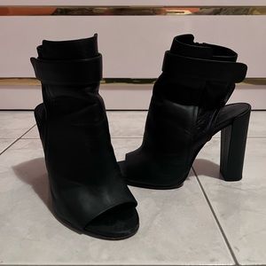 VINCE GINGHAM BOOTIES - SIZE 6.5 BLACK